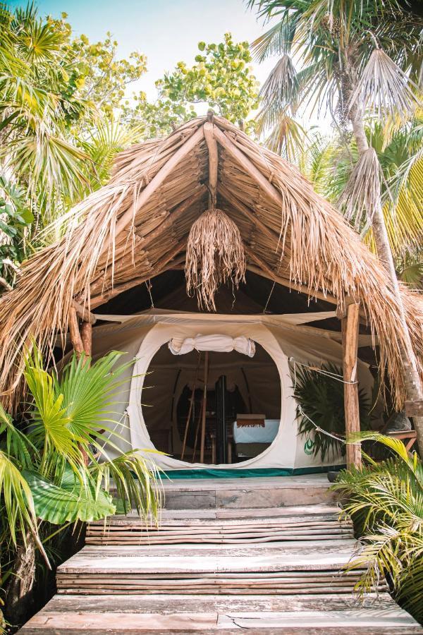 Uman Glamping & Cenote Tulum Hotell Exteriör bild